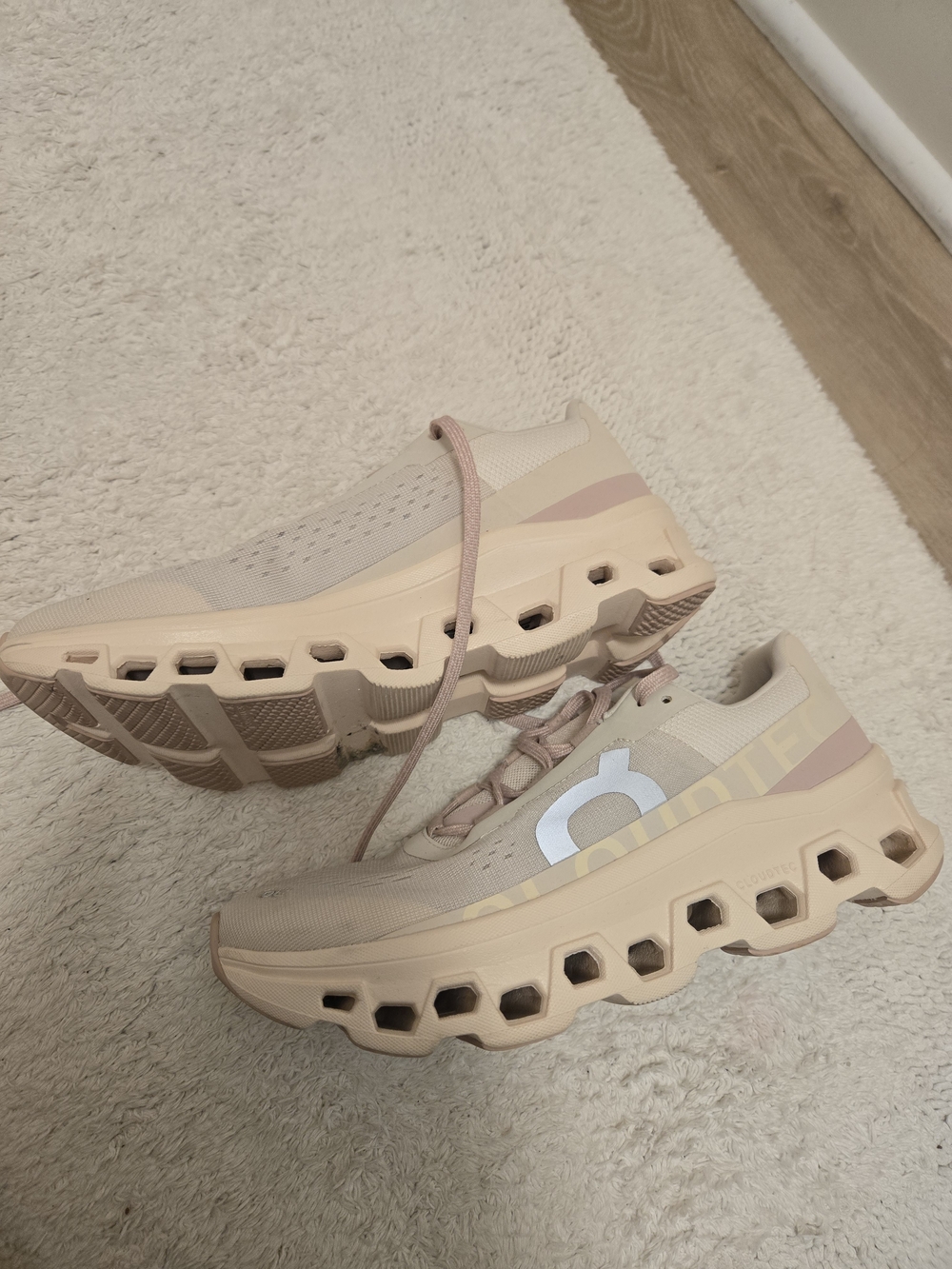 Women’s Athletic On CLOUD Running Sneakers in Light Pink - Cushioned Hex Sole